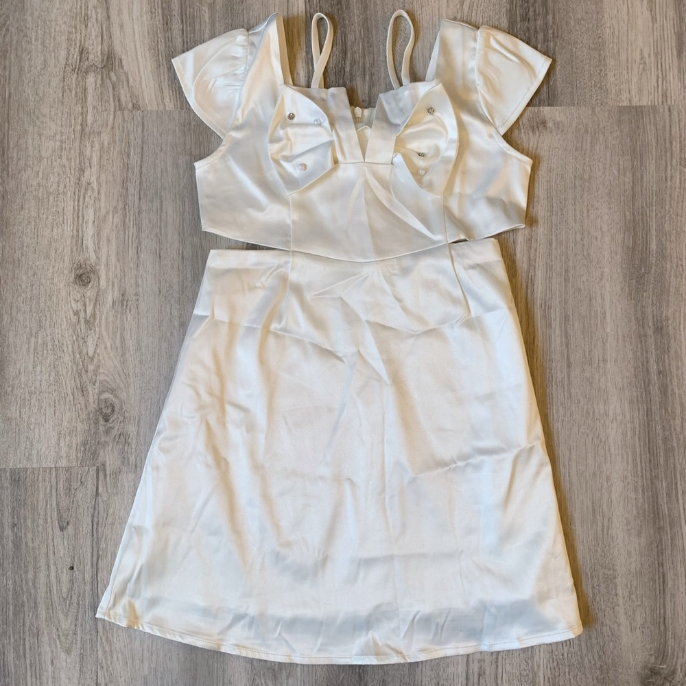 Girl’s princess dress( very new)